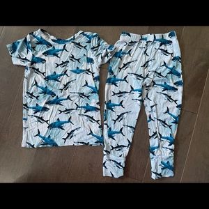 Posh peanut short sleeve shark set size 2T